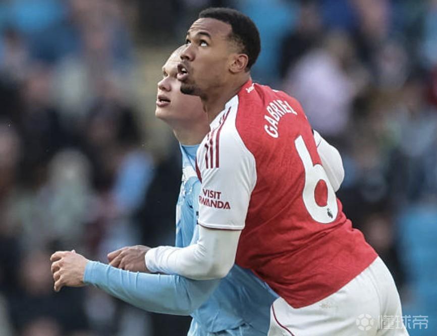 内维尔：哈兰德要是倒地捂脸，加布里埃尔几乎会立刻被罚下