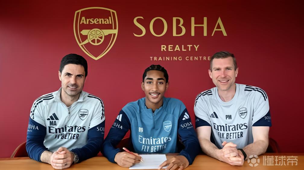 官方：阿森纳与小将萨蒙签署预合同；他本赛季完成一线队首秀