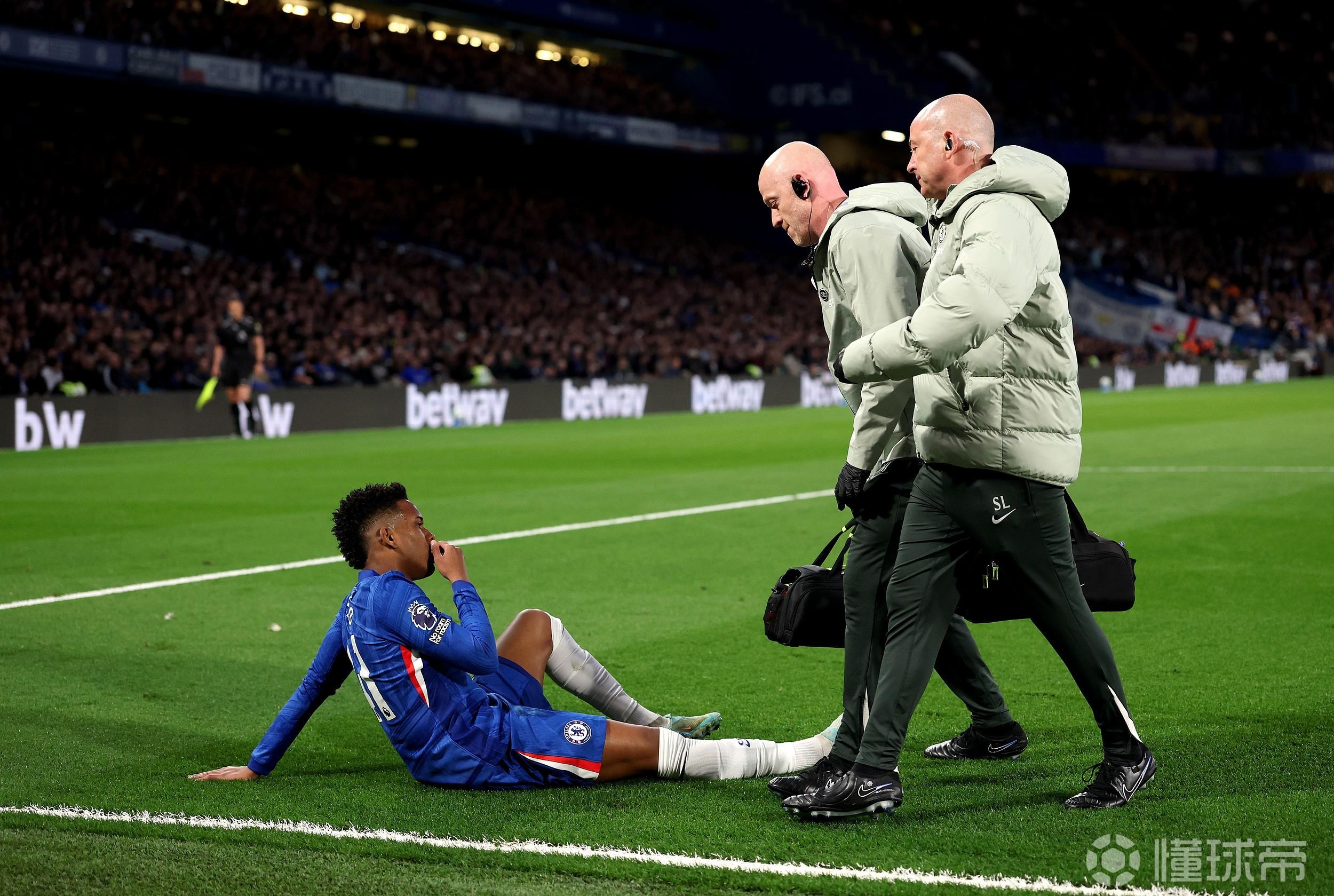 巴媒：切尔西建议埃斯特旺立刻手术，他希望回巴西保守治疗赶上世界杯