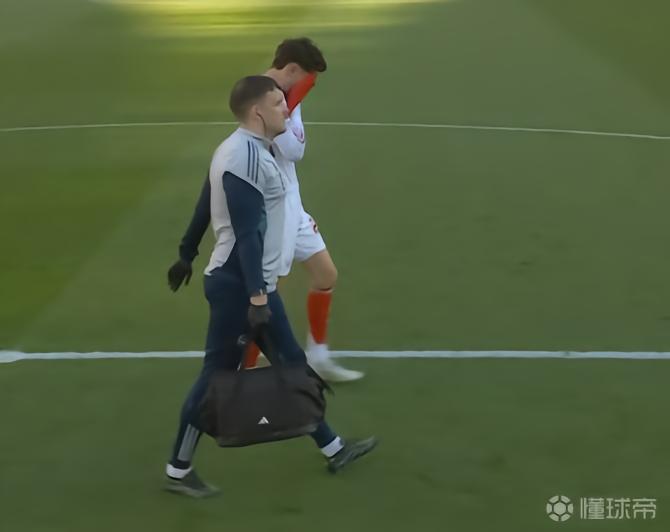 叒伤了，无对抗受伤离场，哈弗茨遭遇本赛季第三次受伤